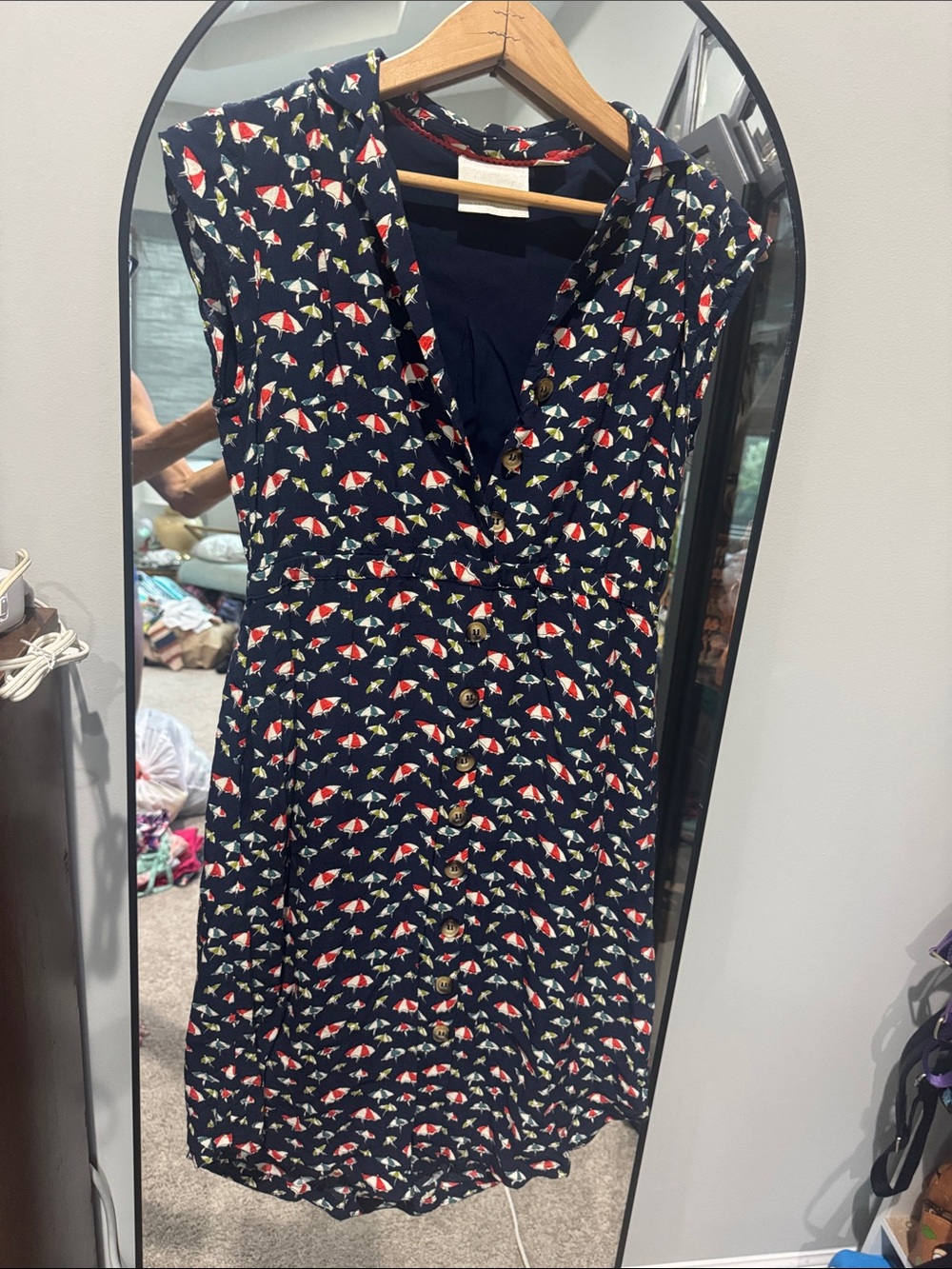 Woman’s size 4 Maeve by Anthropologie dress with beach umbrellas
